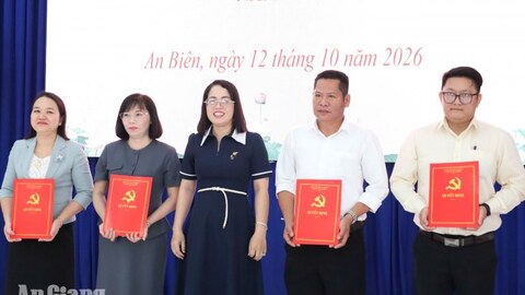 An Biên bồi dưỡng công tác Đảng cho 79 bí thư và cấp ủy chi bộ 