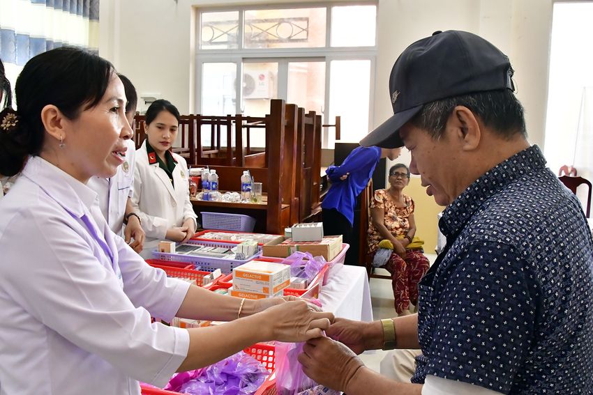 Tô thắm truyền thống lực lượng vũ trang Quân khu 9