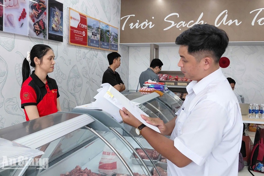 Phát hiện tinh thể nước đá trên nhiều gói thịt tại 6 tủ đông ở Rạch Giá