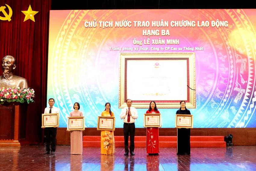 Hội nghị tổng kết công tác thi đua, khen thưởng năm 2024 và phát động phong trào thi đua “Đột phá phát triển khoa học, công nghệ, đổi mới sáng tạo và chuyển đổi số quốc gia