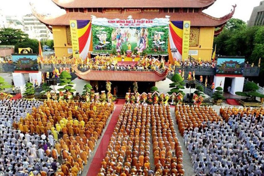 Từ những vụ việc phát sinh trong đời sống xã hội, đặc biệt là những vấn đề nhạy cảm liên quan đến tôn giáo, dân tộc, đặt ra một số vấn đề cần quan tâm trong đấu tranh bảo vệ nền tảng tư tưởng của đảng trên không gian mạng