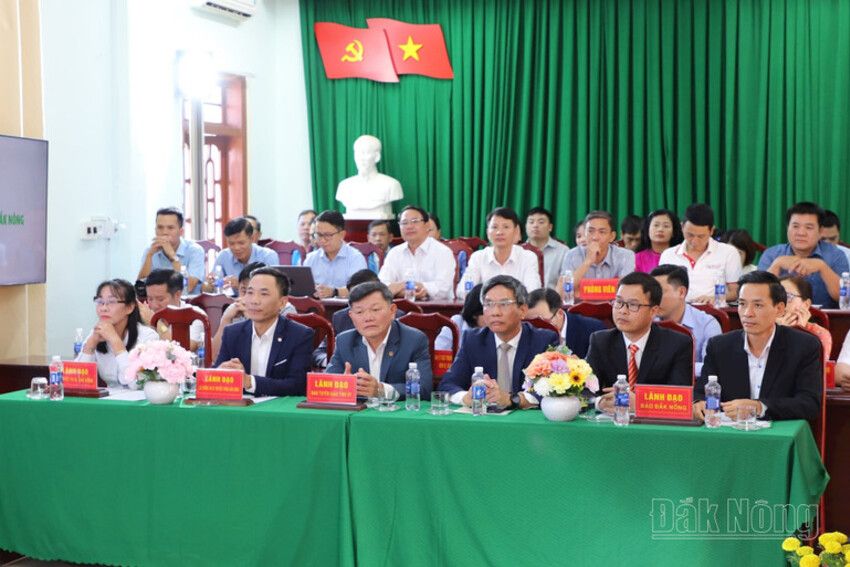 Báo Đắk Nông ra mắt chuyên trang đặc biệt về đại hội Đảng