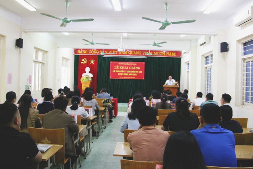 Khai giảng lớp Trung cấp lý luận chính trị K83 hệ tập trung năm 2025