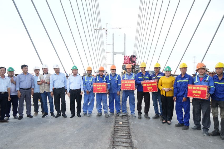 Phấn đấu hoàn thành và tổ chức khánh thành công trình cầu Rạch Miễu 2 vào ngày 19/8/2025
