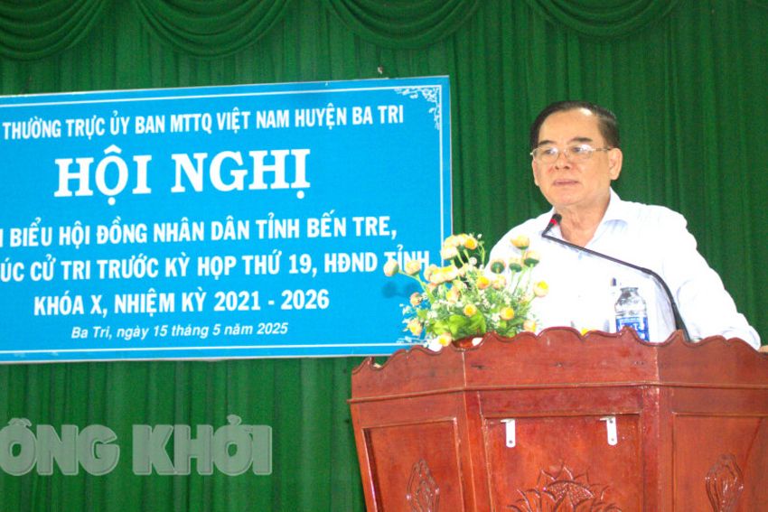 Chủ tịch UBND tỉnh Trần Ngọc Tam tiếp xúc cử tri tại Ba Tri