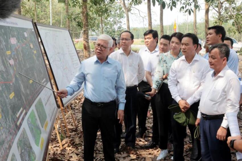 Bí thư Tỉnh ủy kiểm tra tiến độ đường cao tốc TP.Hồ Chí Minh - Thủ Dầu Một - Chơn Thành