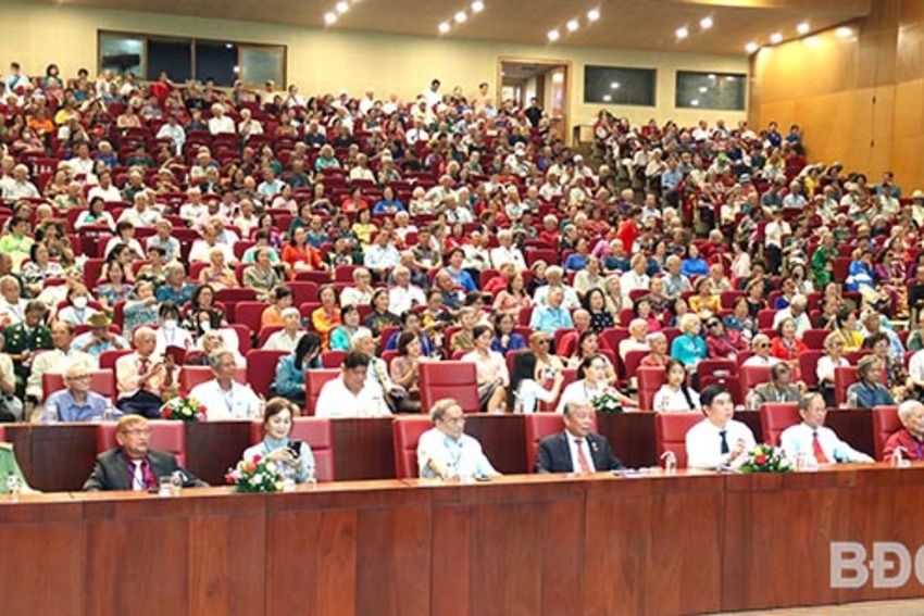 Gặp mặt kỷ niệm 70 năm học sinh miền Nam tập kết ra Bắc tại Quy Nhơn