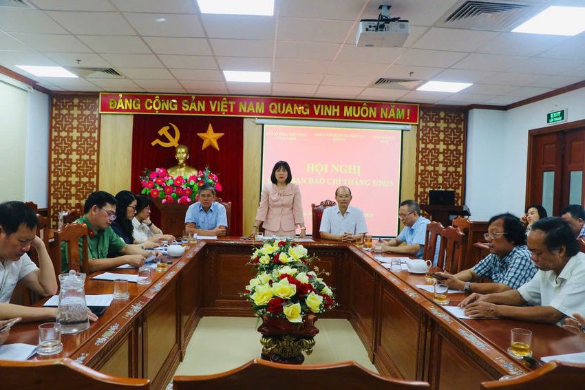 Ban Tuyên giáo và Dân vận Tỉnh ủy tổ chức Hội nghị giao ban báo chí tháng 5/2025
