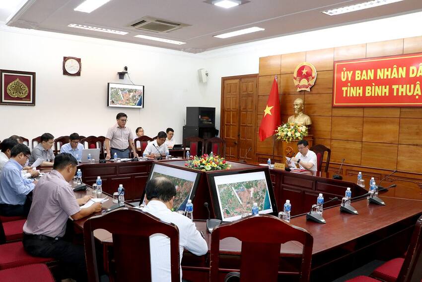 Chủ tịch UBND tỉnh họp rà soát các công trình chào mừng kỷ niệm 50 năm Ngày giải phóng tỉnh Bình Thuận