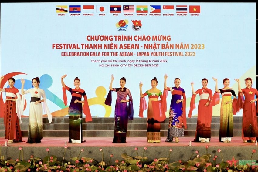 Đối ngoại nhân dân - Mỗi người dân hãy là một “đại sứ” - Kỳ 1: Đối ngoại nhân dân - Một trong ba trụ cột vững chắc của nền ngoại giao Việt Nam