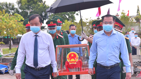 Tiến hành lấy mẫu xác định danh tính liệt sĩ tại Nghĩa trang liệt sĩ tỉnh