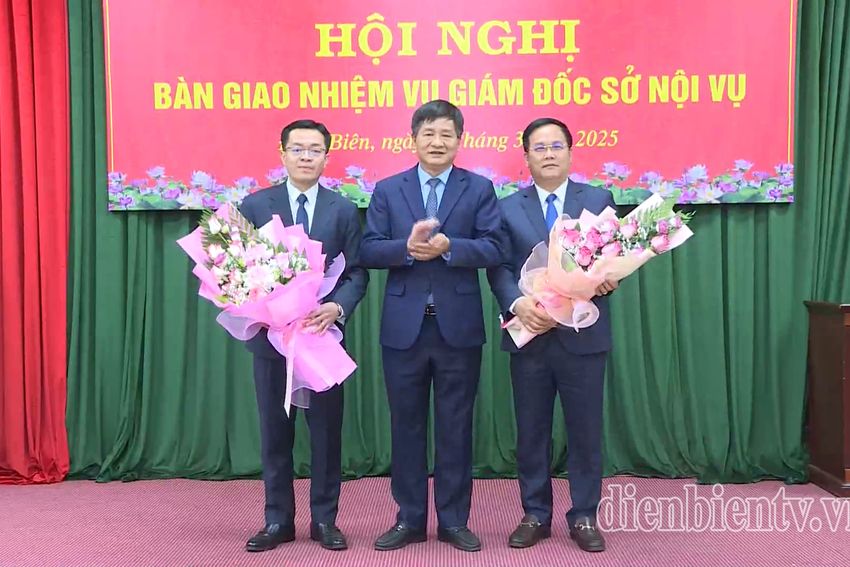 Hội nghị bàn giao nhiệm vụ Giám đốc Sở Nội vụ