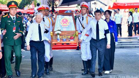 Thủ tướng Lê Minh Hưng dự Lễ viếng, truy điệu và an táng hài cốt liệt sĩ tại Công viên Lê Thị Riêng