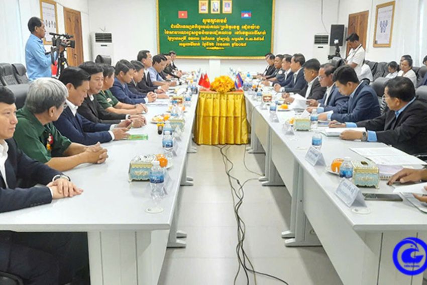 Đoàn công tác tỉnh Tiền Giang thăm và làm việc tại tỉnh Pursat - Vương quốc Campuchia