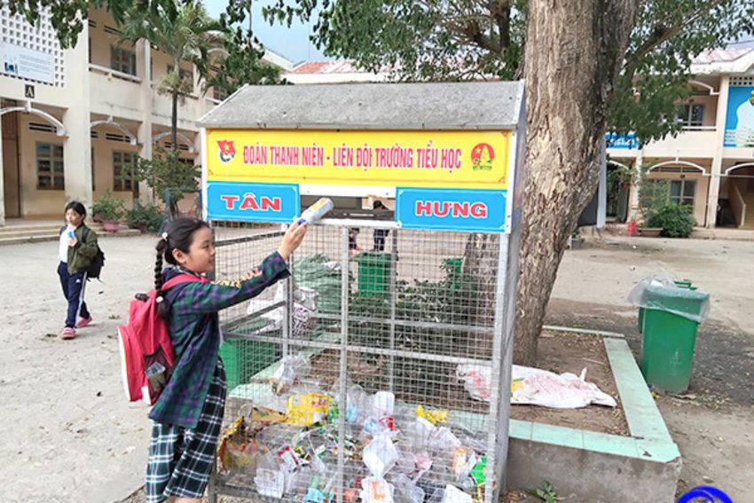 Hội đồng Đội huyện Cái Bè: Hiệu quả từ mô hình "Giờ ra chơi trải nghiệm, sáng tạo - Hành trình thứ 2 của rác thải nhựa" năm học 2024 - 2025