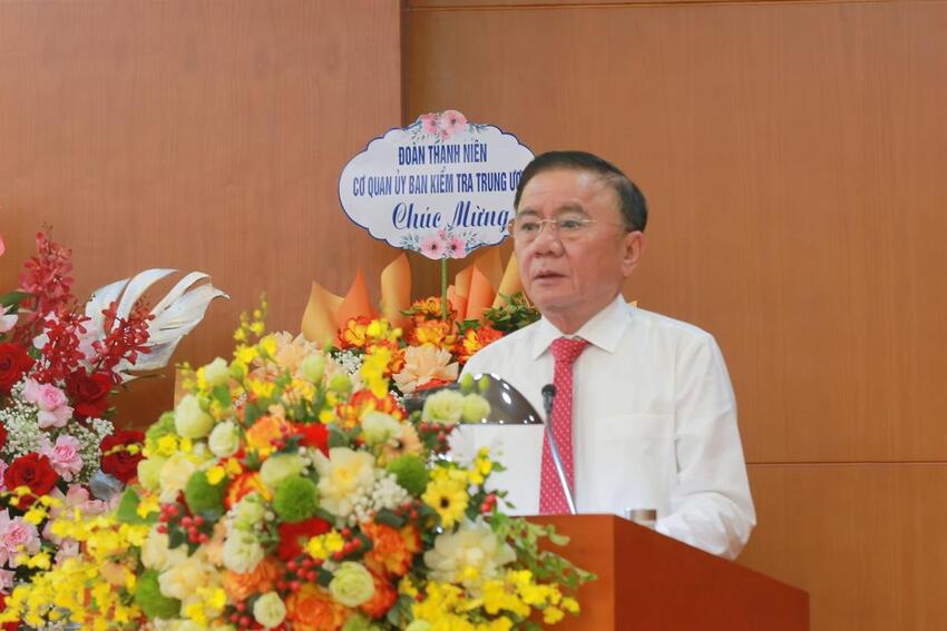 Xây dựng đội ngũ cán bộ kiểm tra thực sự bản lĩnh, liêm chính, chuyên nghiệp