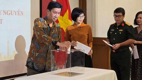 Cộng đồng người Việt tại Indonesia sẻ chia khó khăn với đồng bào vùng thiên tai