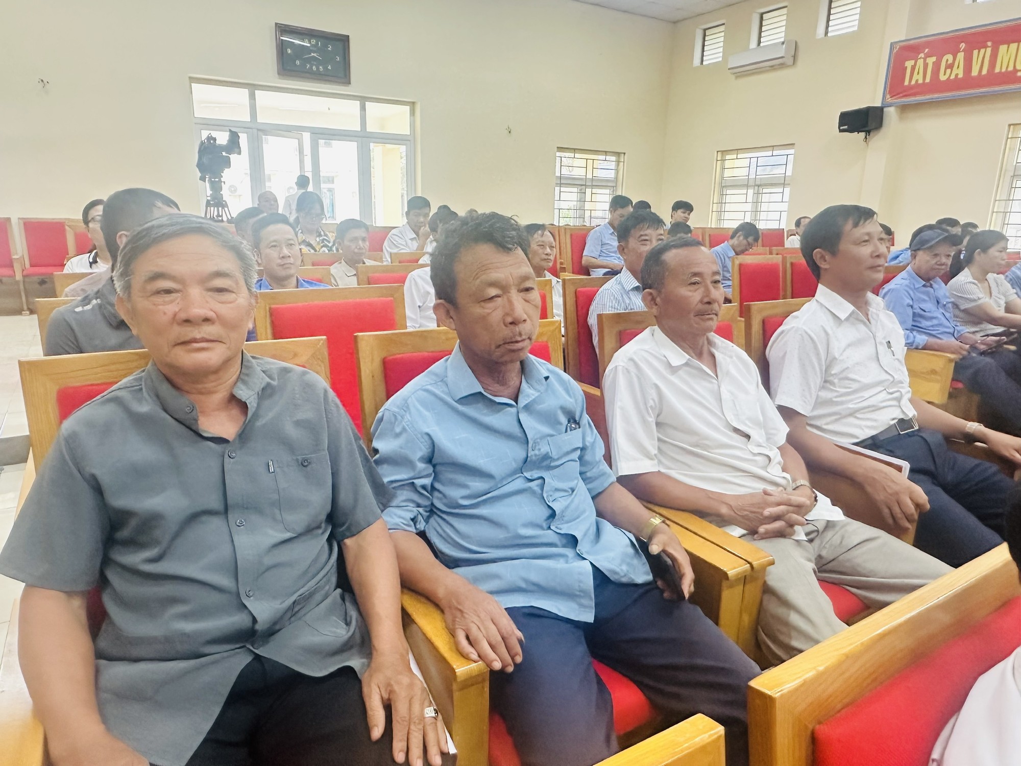 Đại biểu HĐND tỉnh tiếp xúc cử tri đơn vị bầu cử số 18