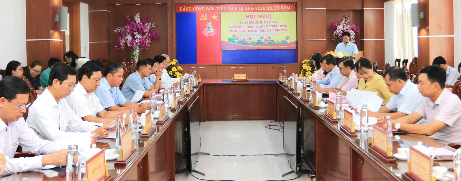 Cụm thi đua 6 Ủy ban Kiểm tra Tỉnh ủy ký kết giao ước thi đua năm 2026 Quang cảnh buổi lễ