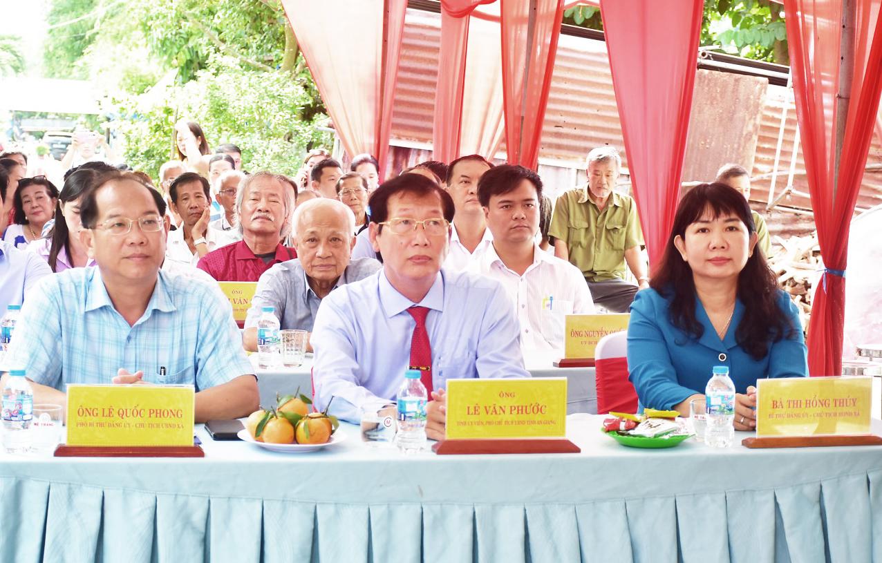 Xã Châu Phú khởi công bê tông hóa tuyến đường Bắc Chủ Mỹ