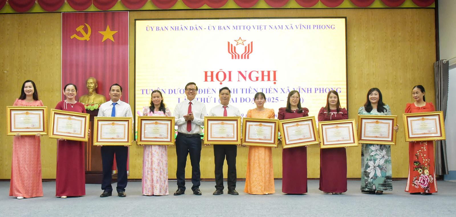 An Giang: Nhiều địa phương Hội nghị tuyên dương điển hình tiên tiến lần thứ I (2025 - 2030)