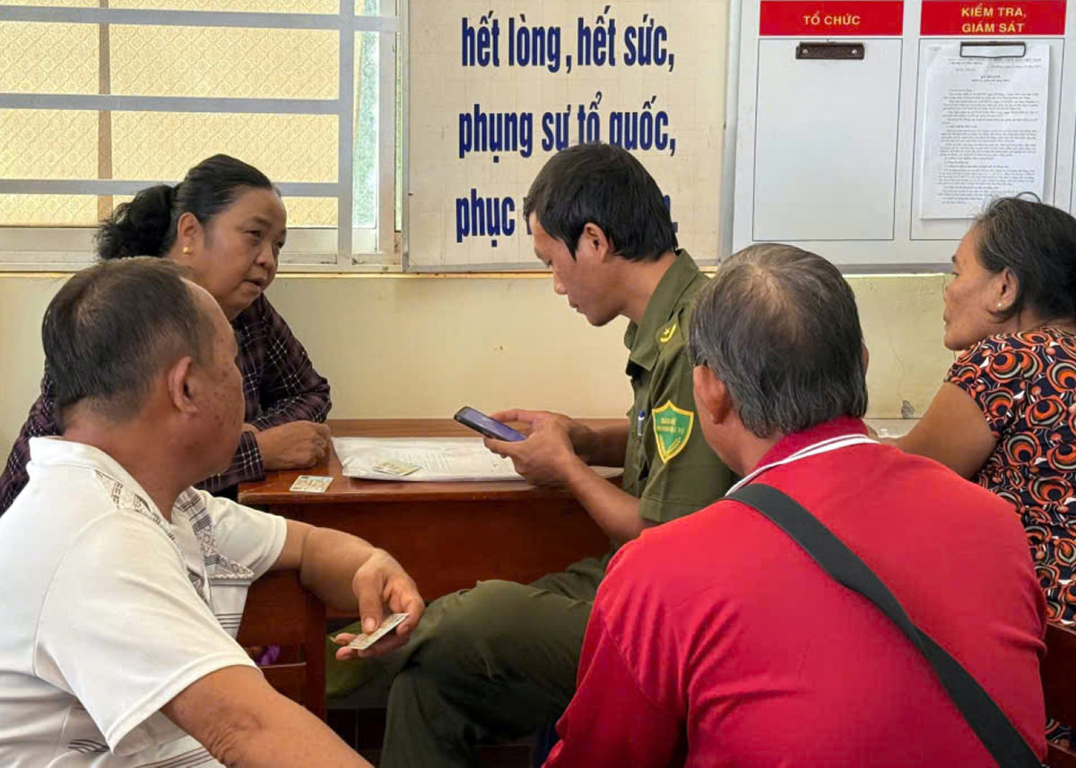 Làm thủ tục hành chính tại nhà