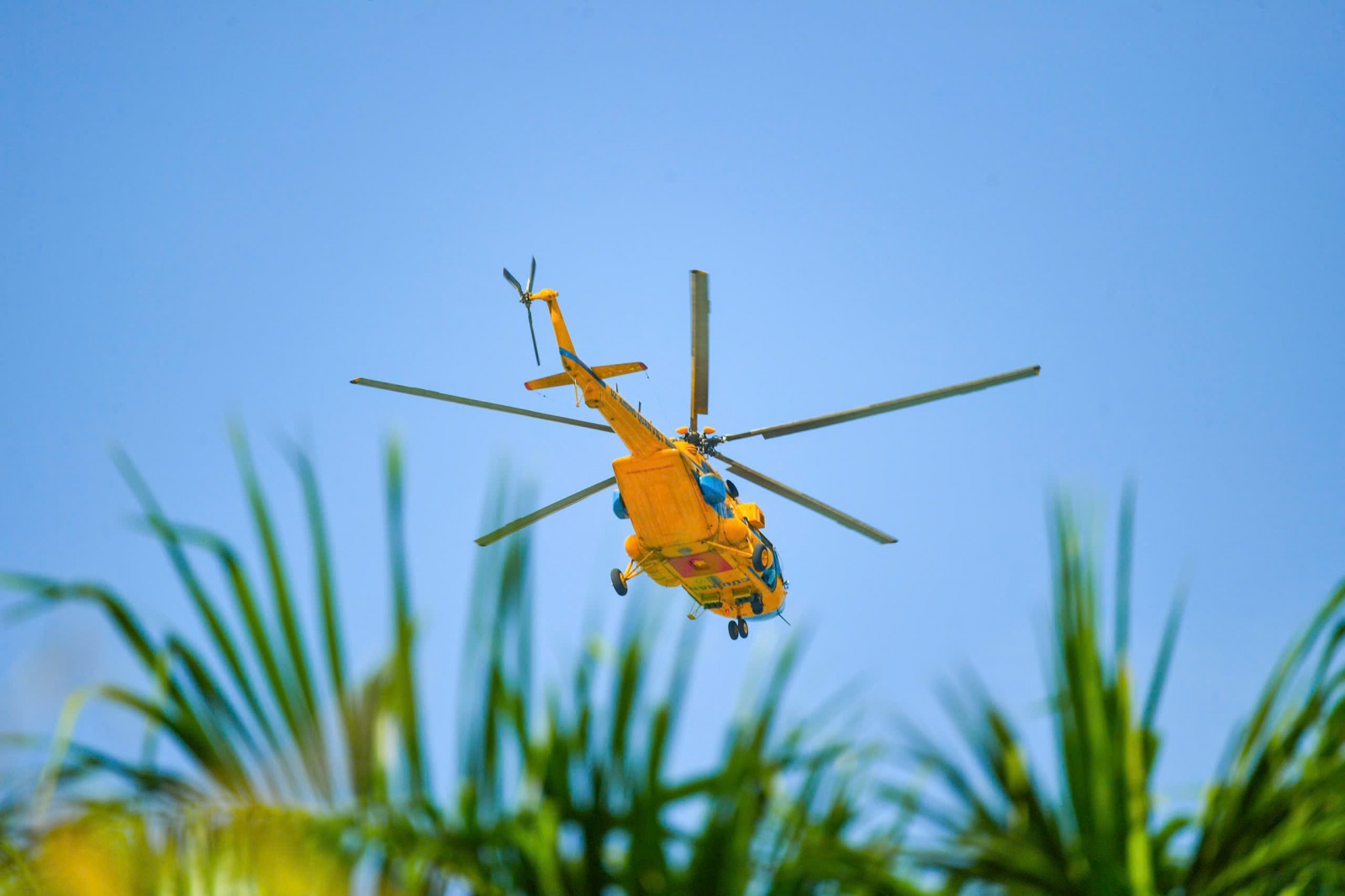 Thực hành bay huấn luyện trên vùng biển phường Rạch Giá