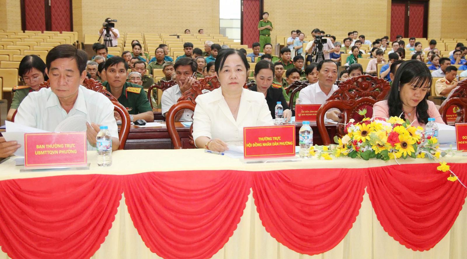Đại biểu tham dự ra quân thực hiện kế hoạch 