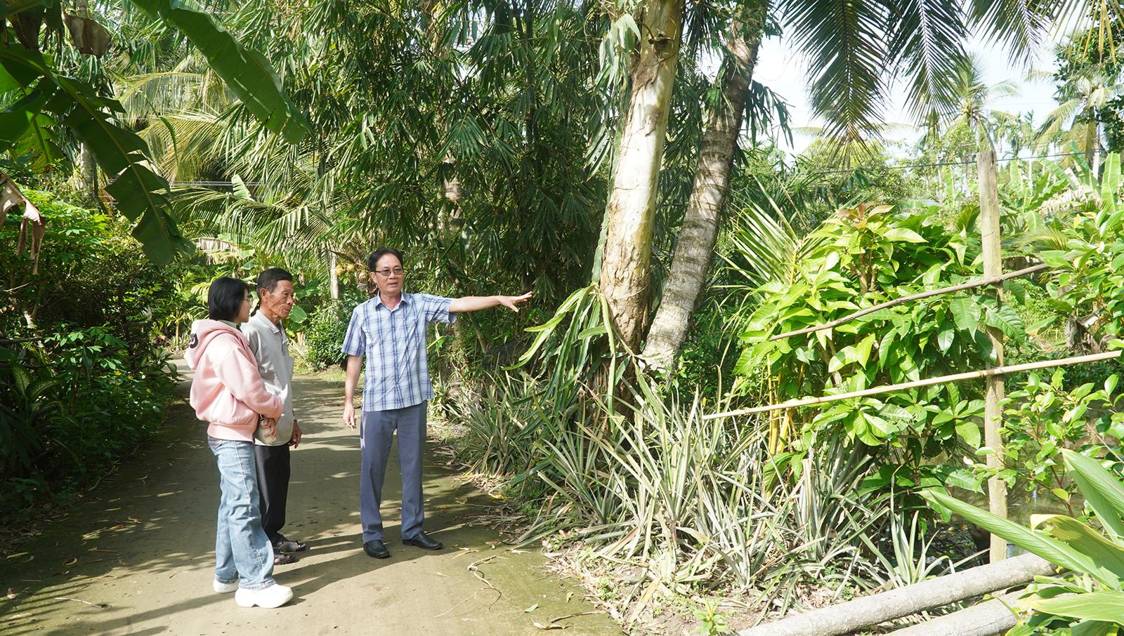 Bí thư chi bộ “ba cùng”