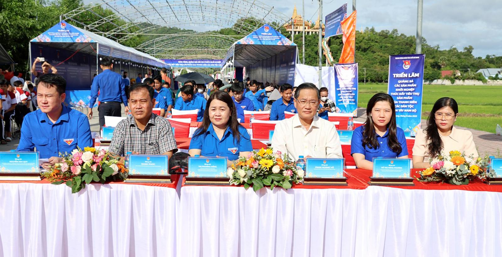 Khai mạc triển lãm quảng bá sản phẩm khởi nghiệp, thúc đẩy tiêu thụ sản phẩm của thanh niên dân tộc và miền núi các tỉnh Tây Nam Bộ