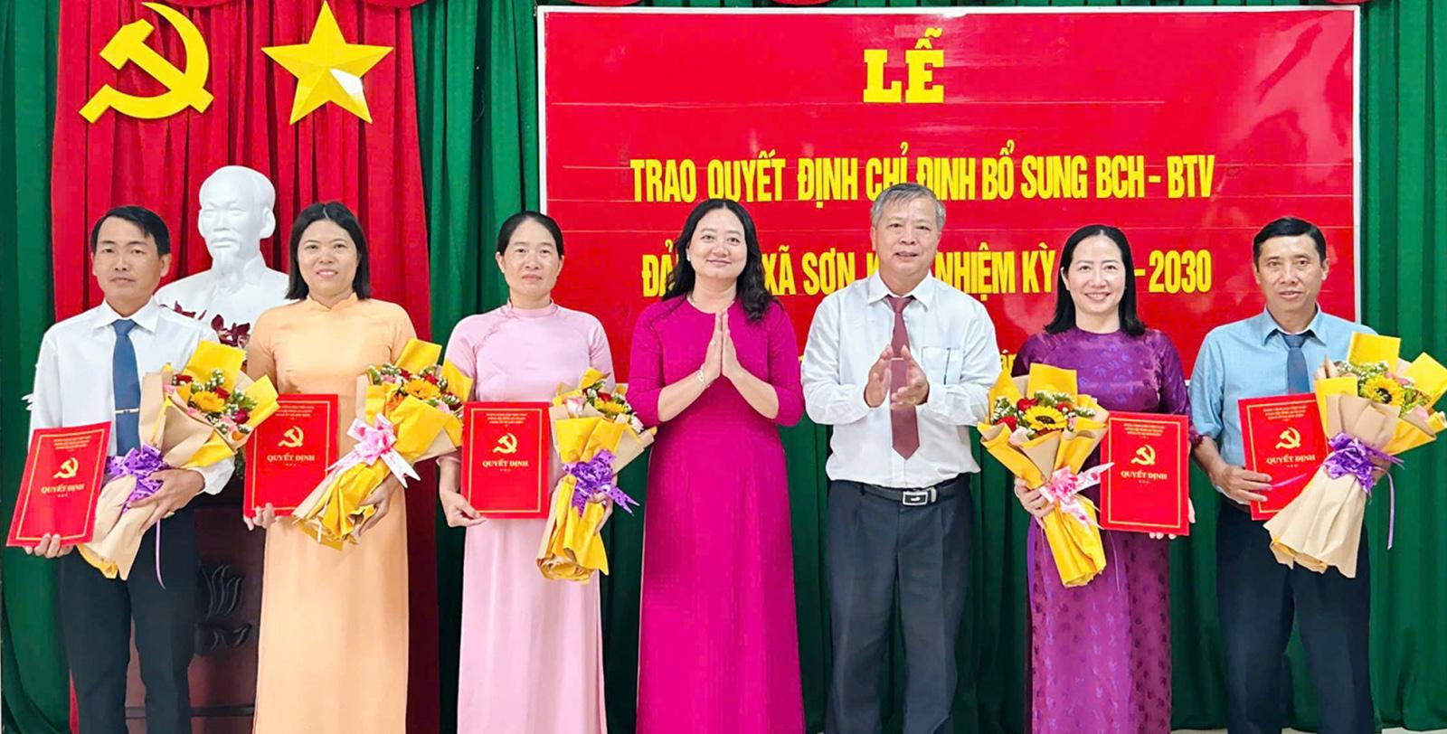 Bổ sung 10 đồng chí vào Ban Chấp hành xã Sơn Kiên