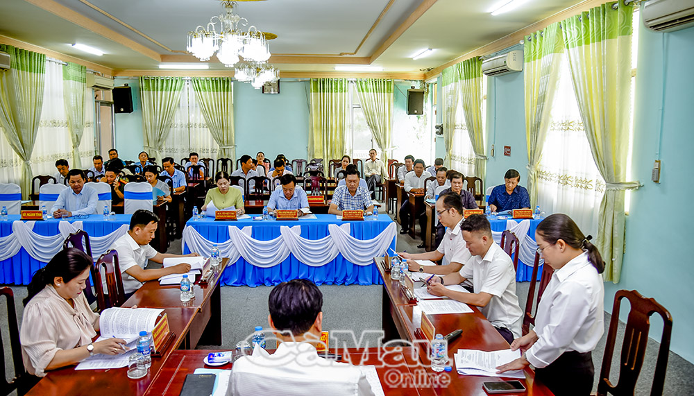 UBND phường Bạc Liêu (tỉnh Cà Mau) họp vận hành thử nghiệm trước khi đưa bộ máy mới đi vào hoạt động. Ảnh: HỮU THỌ