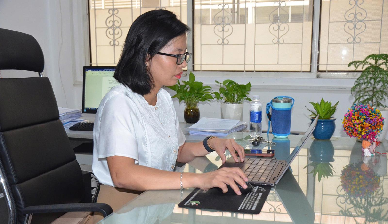 Cán bộ, đảng viên với mạng xã hội - Bài 3: Chưa làm chủ không gian số, vì sao?