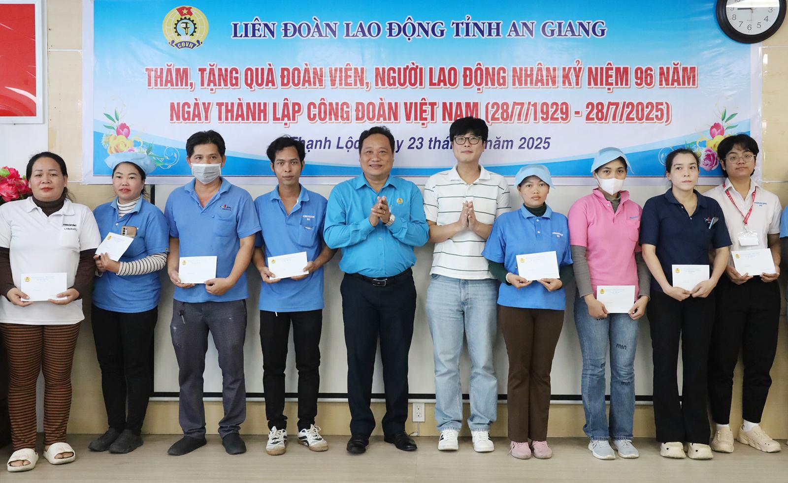 Người lao động gặp khó, có tổ chức Công đoàn đồng hành