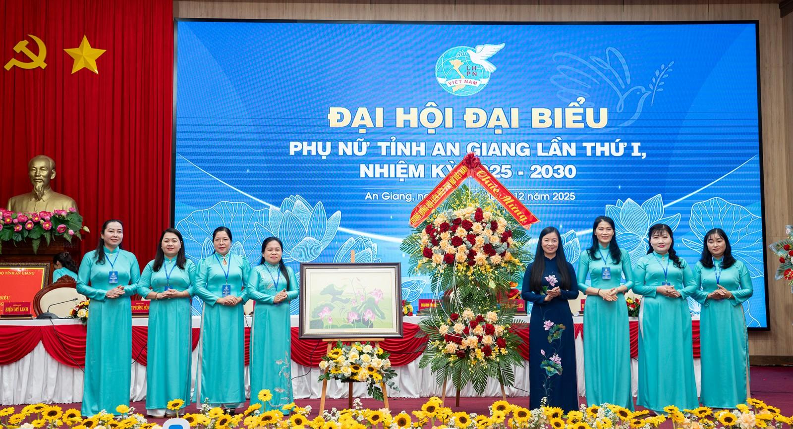 Đồng chí Trương Thanh Thúy giữ chức Chủ tịch Hội Liên hiệp Phụ nữ tỉnh An Giang nhiệm kỳ 2025 - 2030