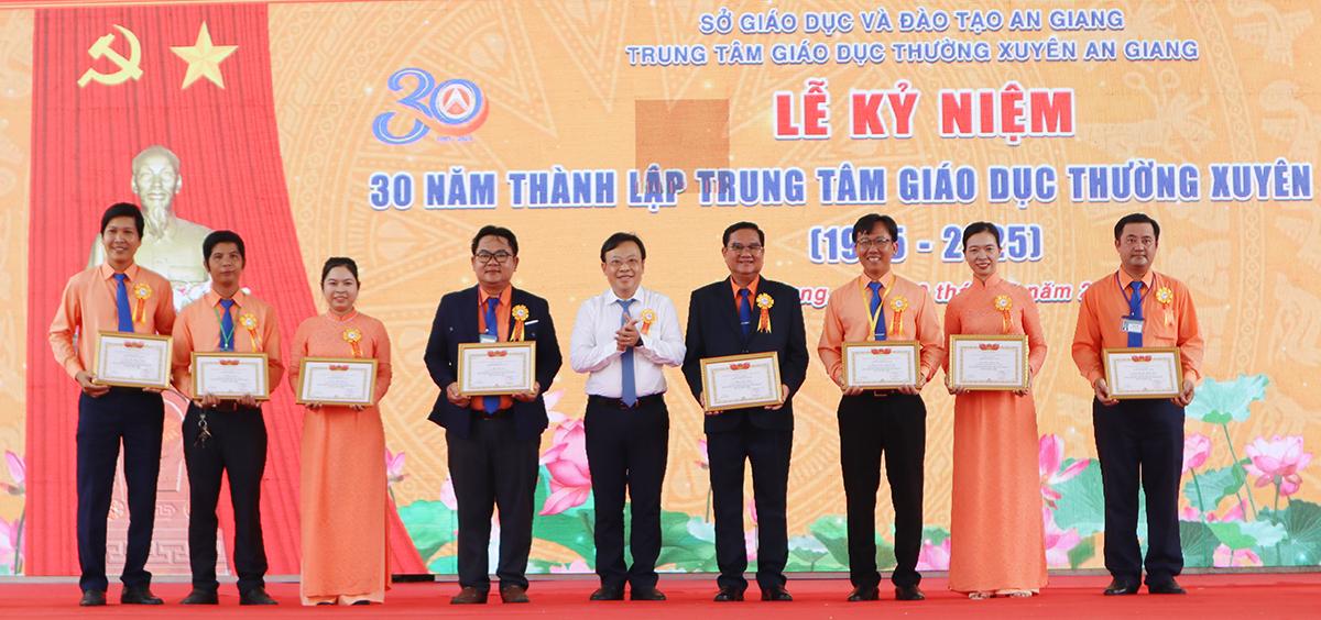 Trung tâm Giáo dục thường xuyên An Giang kỷ niệm 30 năm thành lập