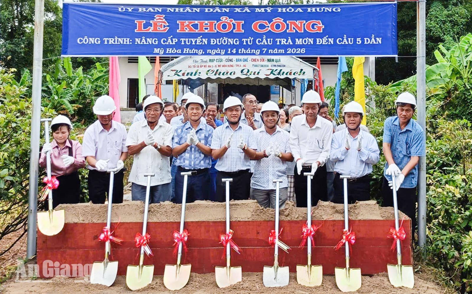 Hơn 11,4 tỷ đồng nâng cấp tuyến đường giao thông nông thôn xã Mỹ Hòa Hưng