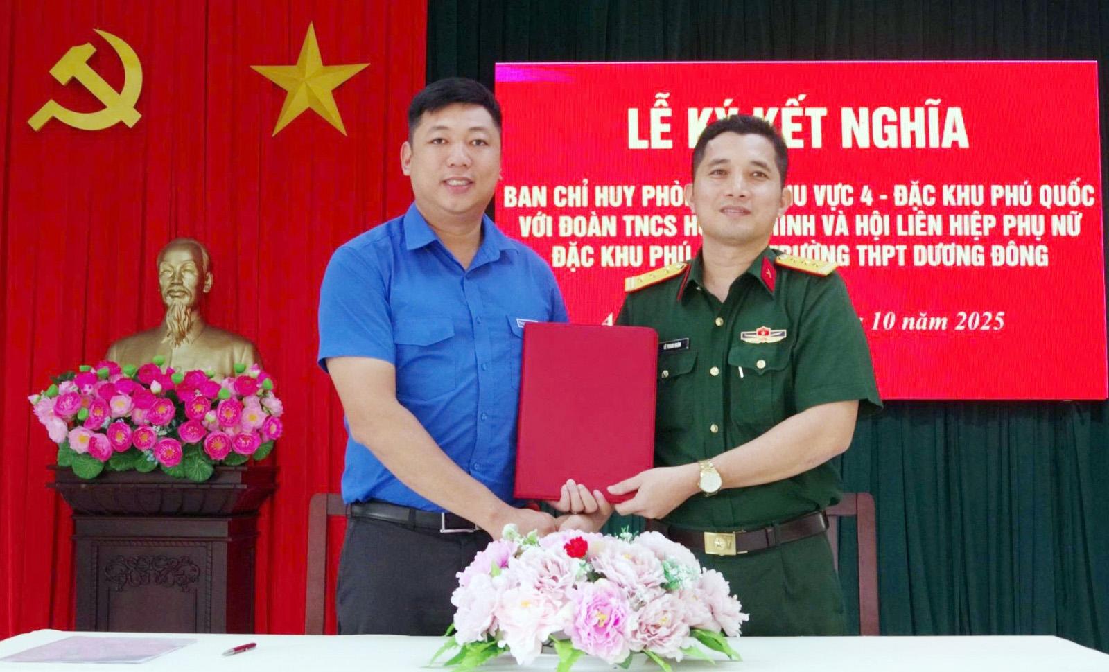 Ban Chỉ huy Phòng thủ khu vực 4 ký kết nghĩa với các cơ quan, đơn vị tại đặc khu Phú Quốc