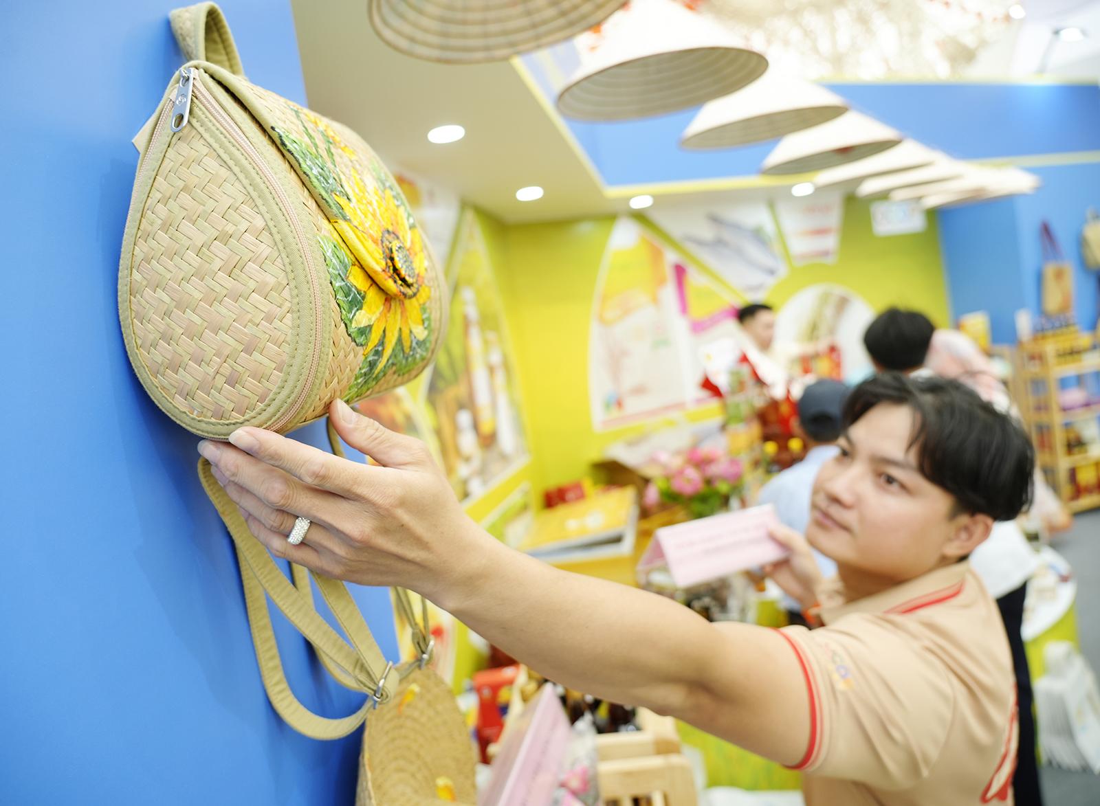 Hấp dẫn sản phẩm OCOP An Giang tại triển lãm quốc gia