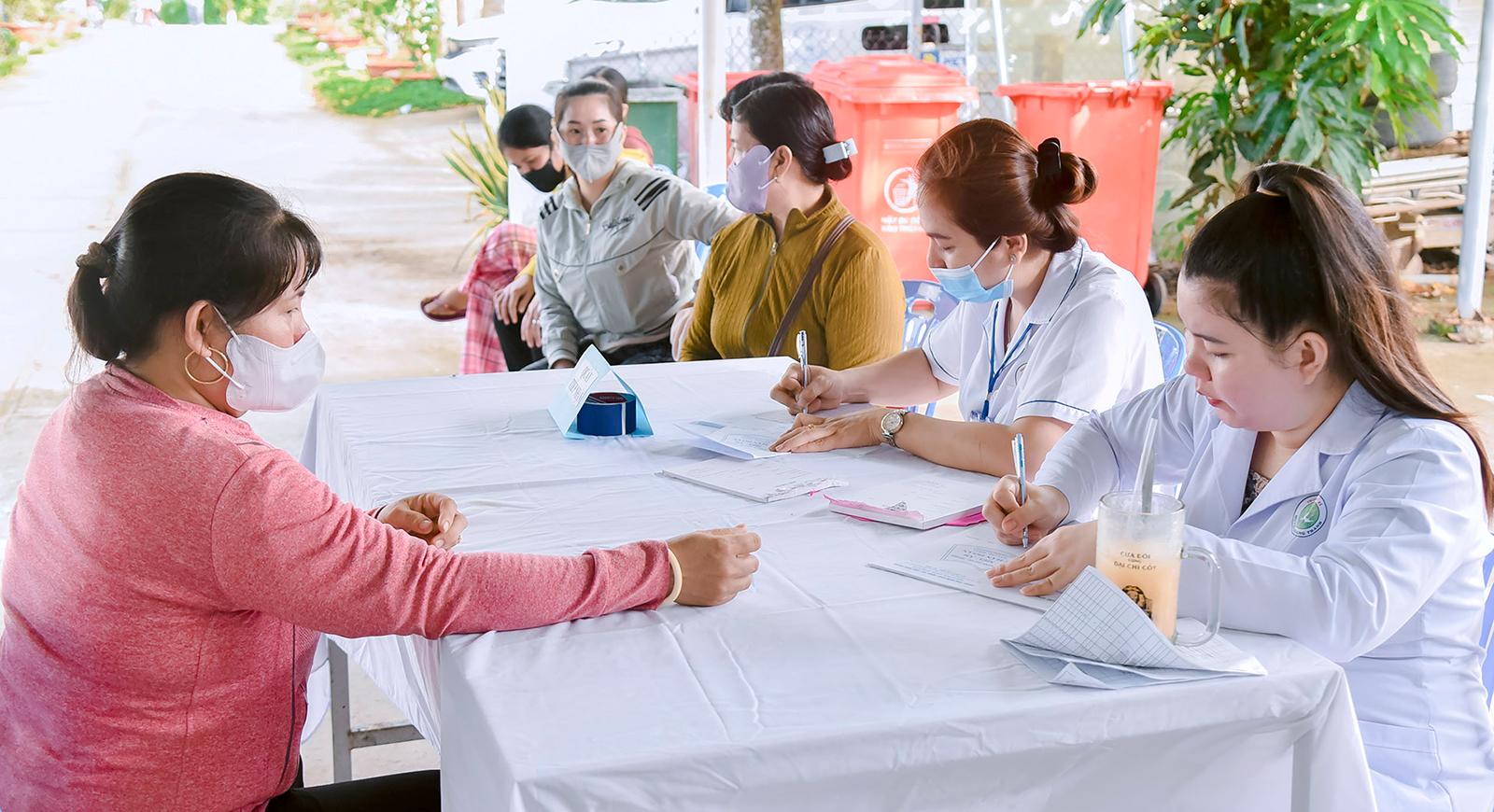 Tầm soát ung thư miễn phí cho 255 phụ nữ vùng biên