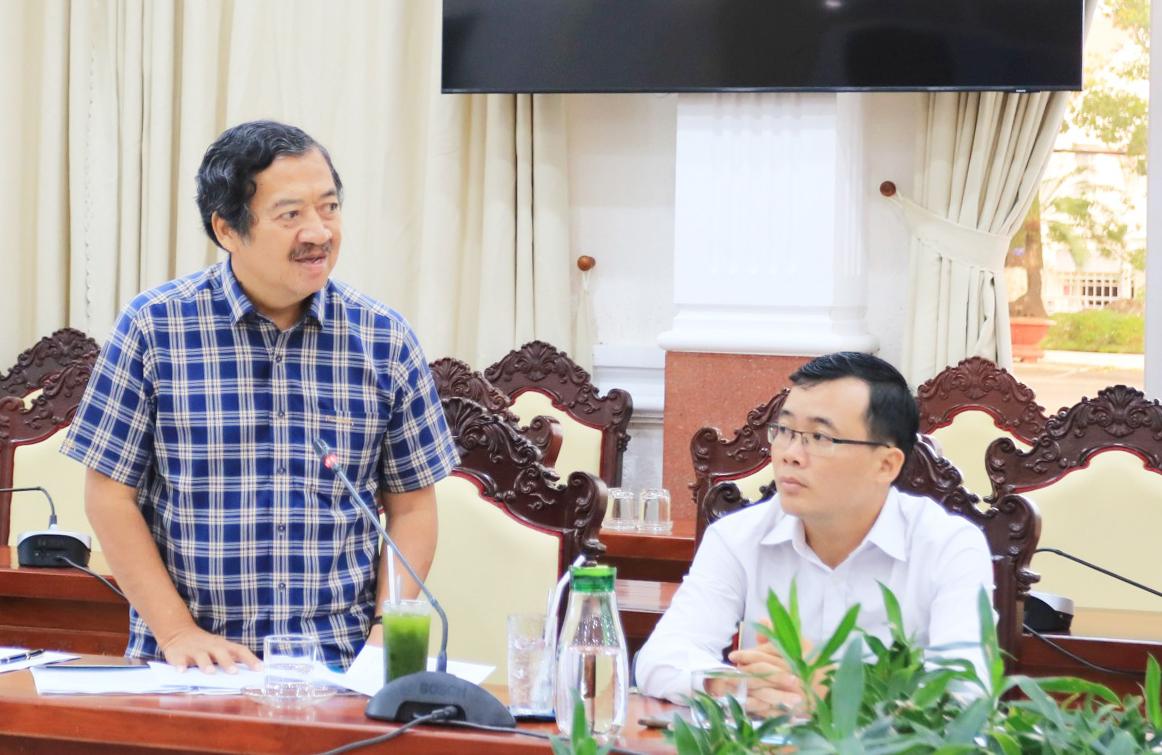 Đại diện Công ty Cổ phần Xây dựng Thương mại & Đầu tư Huy Ngọc Hưng tiếp thu, giải trình các ý kiến
