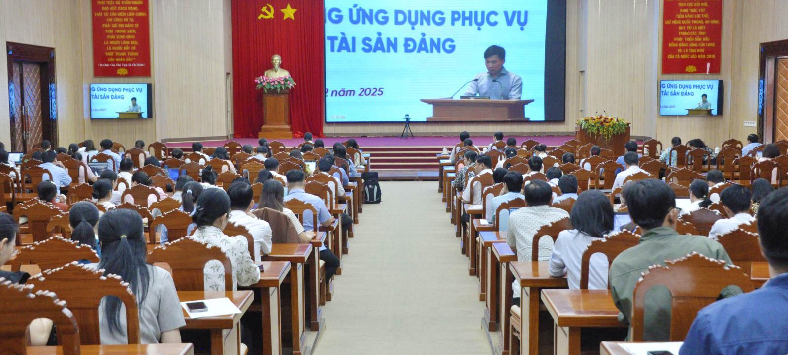 Tập huấn triển khai Hệ thống ứng dụng phục vụ công tác tài chính, tài sản Đảng
