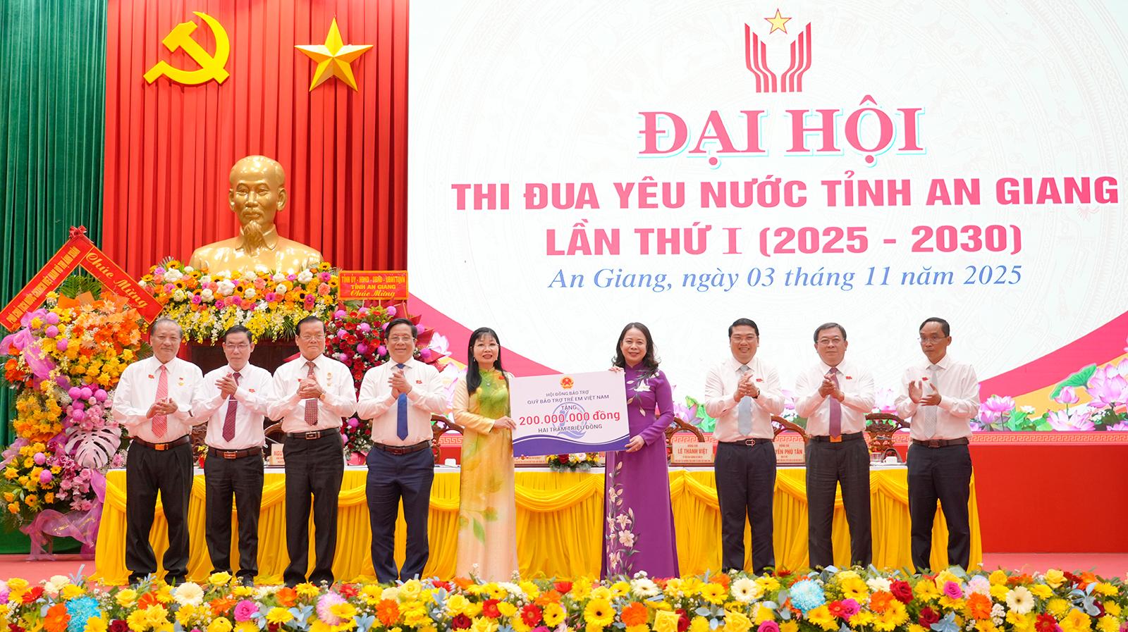 Tỉnh An Giang long trọng tổ chức Đại hội Thi đua yêu nước lần thứ I