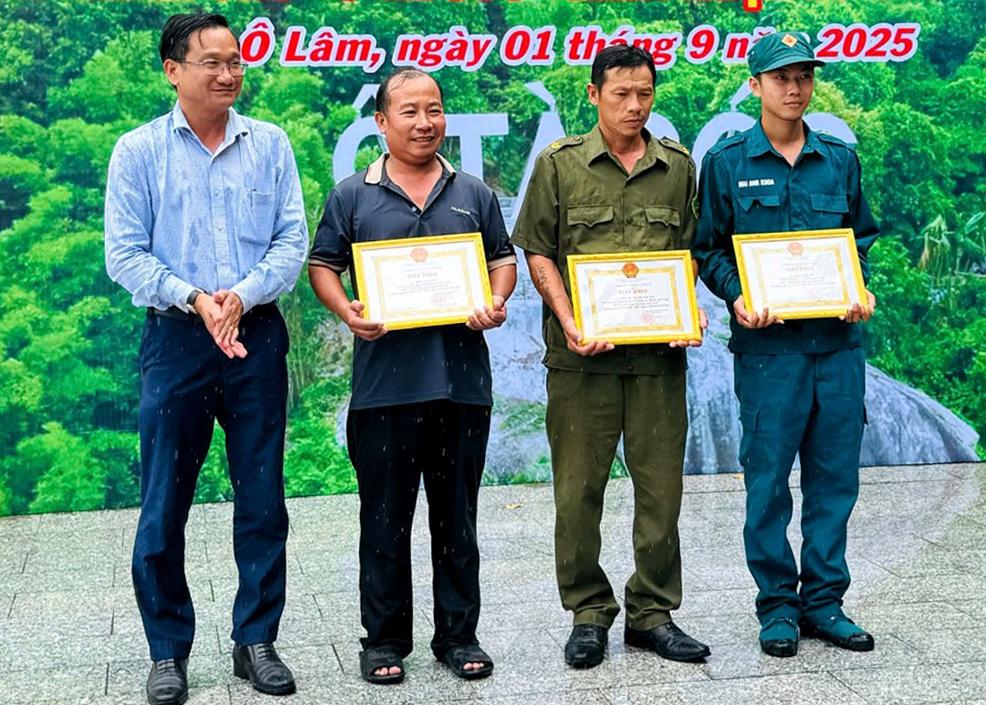 Khánh thành chữ “Ô Tà Sóc” trên Ngọa Long Sơn