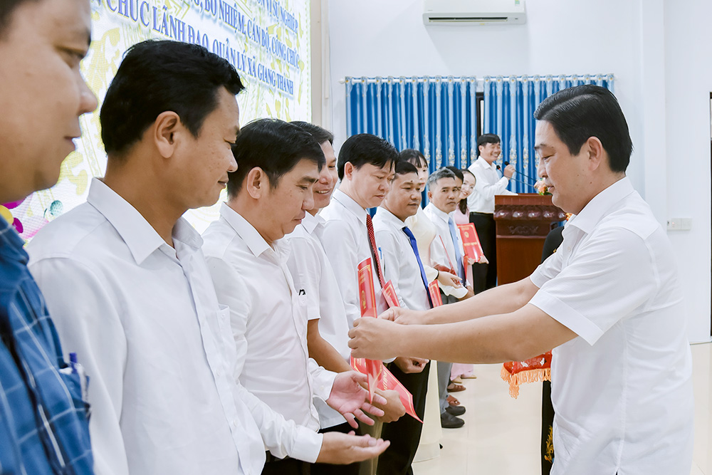 Thành lập Trung tâm cung ứng dịch vụ sự nghiệp công cơ bản xã Giang Thành