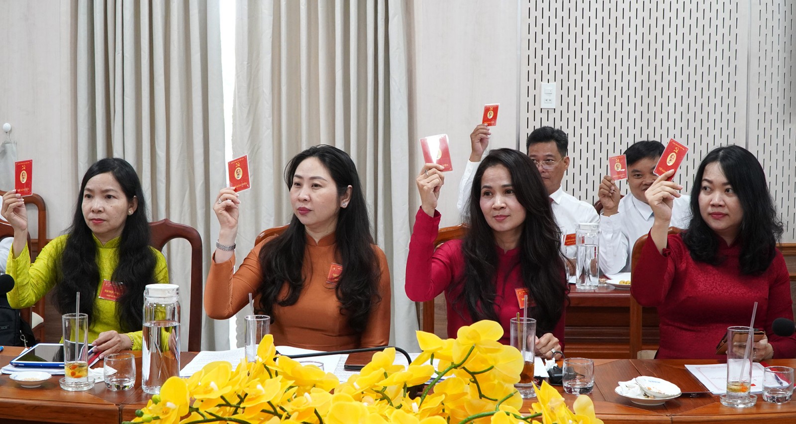 Đồng chí Lê Hồng Thắm giữ chức Bí thư Đảng ủy Cơ quan Đoàn đại biểu Quốc hội và HĐND tỉnh An Giang