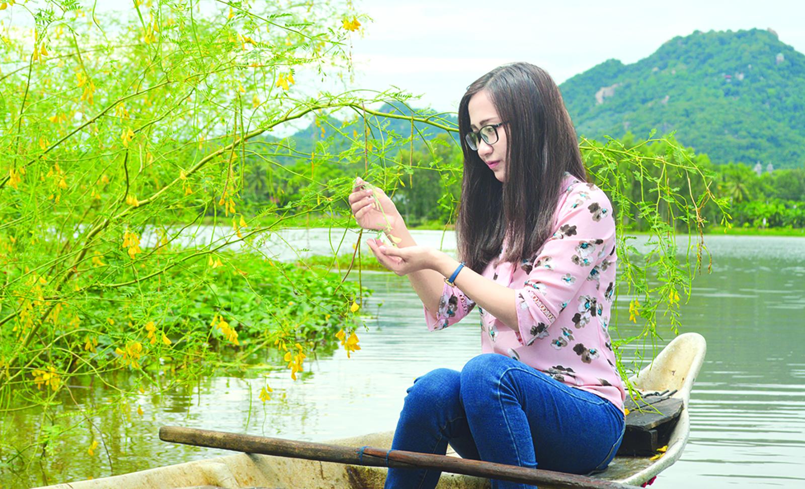 Nhớ mùa điên điển vàng bông