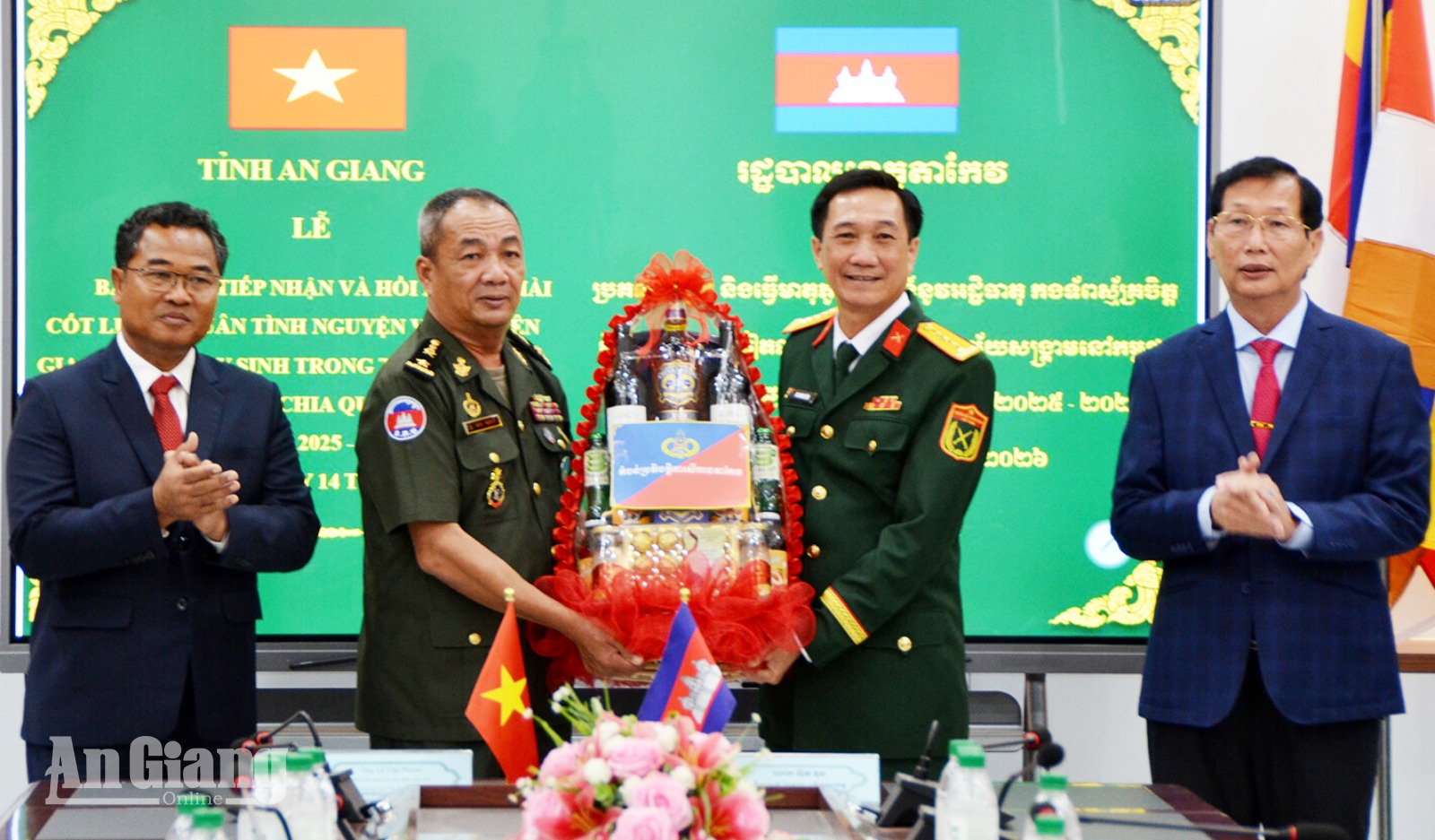 An Giang quy tập 14 hài cốt liệt sĩ tại tỉnh Takeo (Campuchia)