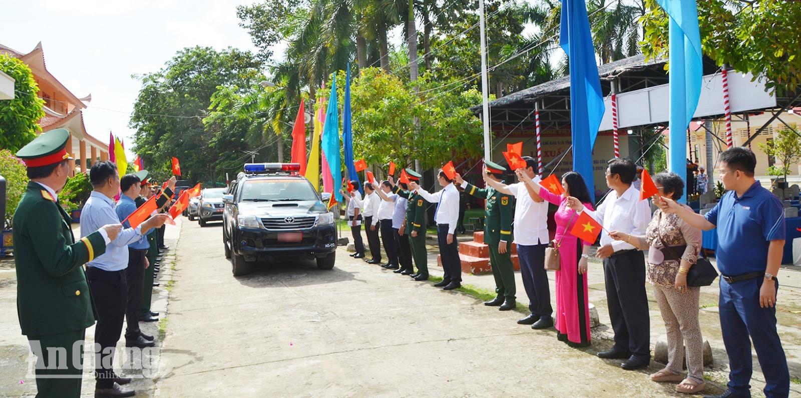 Đội K92, K93 lên đường tìm kiếm hài cốt liệt sĩ tại Campuchia