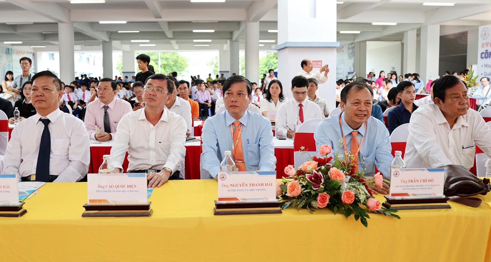 Trên 3.000 học sinh, sinh viên tham gia sự kiện “Chuyến xe hướng nghiệp Đức”